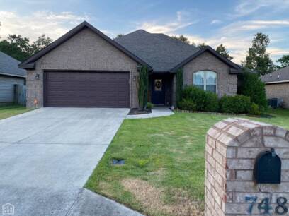 748 White Dove Cir