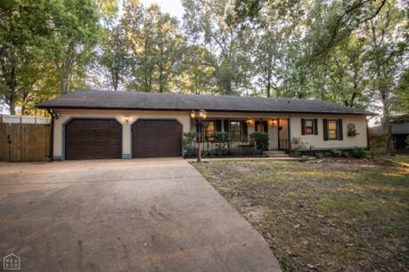 3709 Vickie Dr