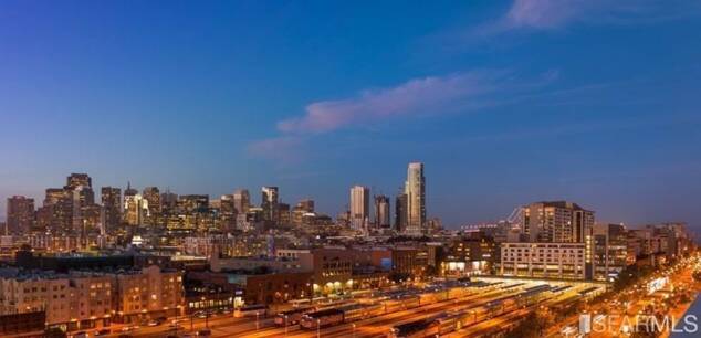 300 Berry St 913
