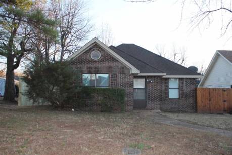1611 Brooke Cir