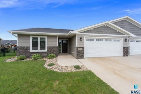 2502 N Lammers Ct Ct