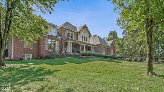 2701 Woodstock