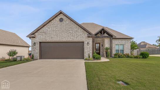 1047 Mark Cir