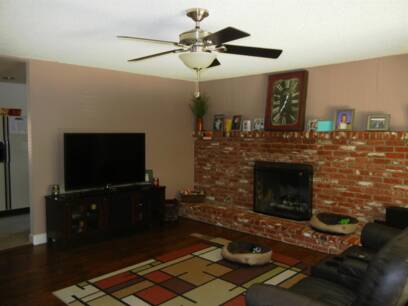 673 E Sample Ave