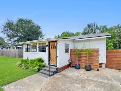 422 Merritt St