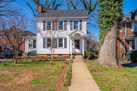 220 Langhorne Ln