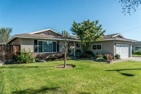 692 E Sample Ave
