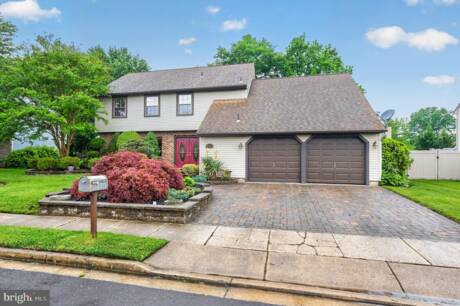 3 Meadowrue Dr