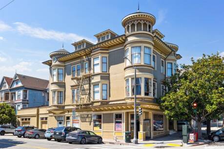 605 Baker St B