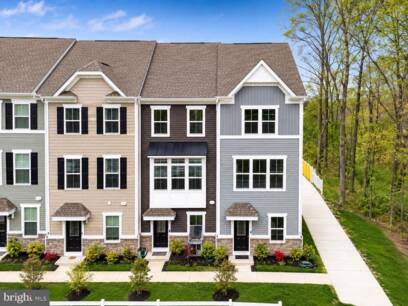 54 Sidney Ln