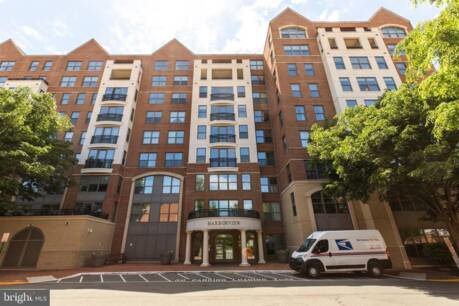 485 Harbor Side St 100