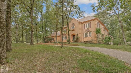 701 Tall Oaks