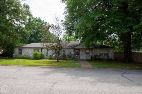 1304 Walnut St