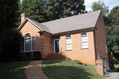 1111 Pinecrest Ave