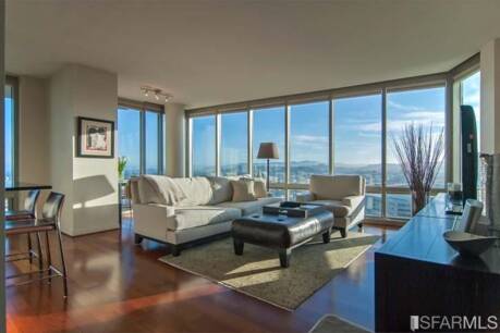355 1st St 2204