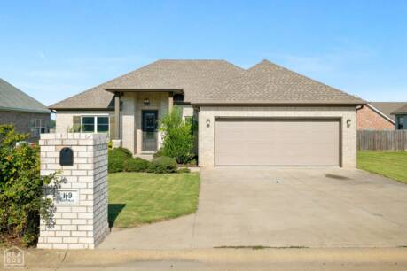 119 East Hills