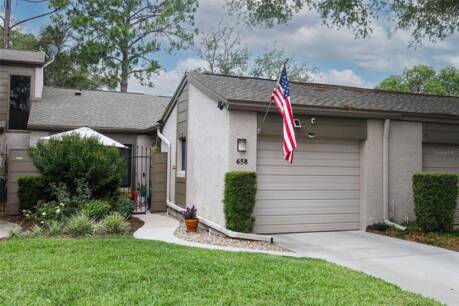 658 Woodridge Dr