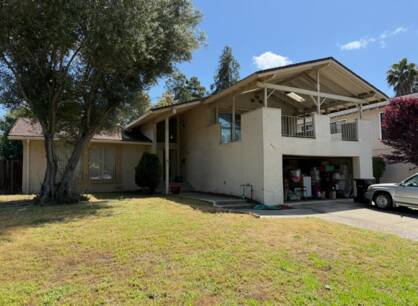 402 Avenida Del Roble