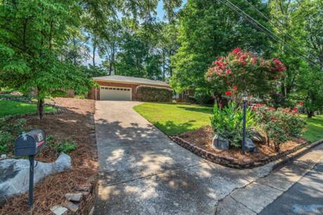 7611 Peacock Drive SW