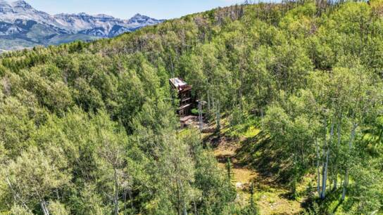 373 Quakey Ln