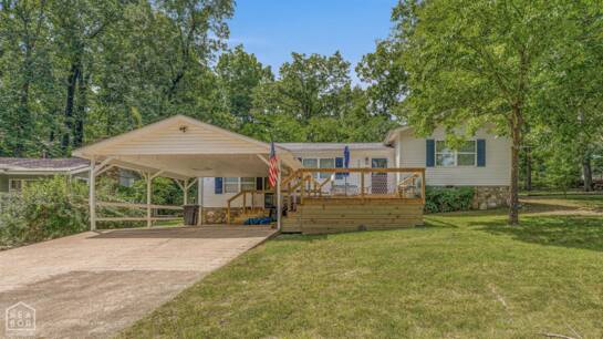 161 E Lakeshore