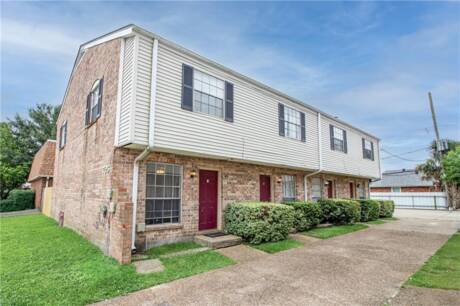 725 Vouray Dr