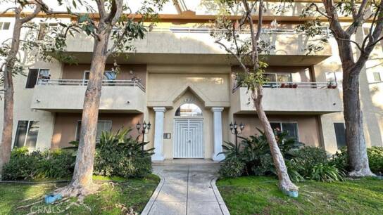 4358 Mammoth Ave 2
