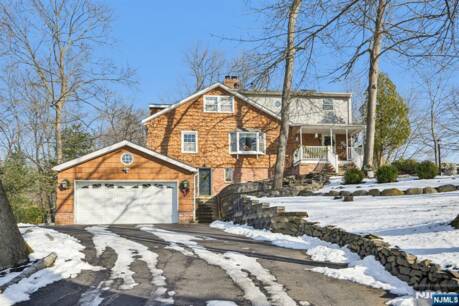 14 Manor Rd