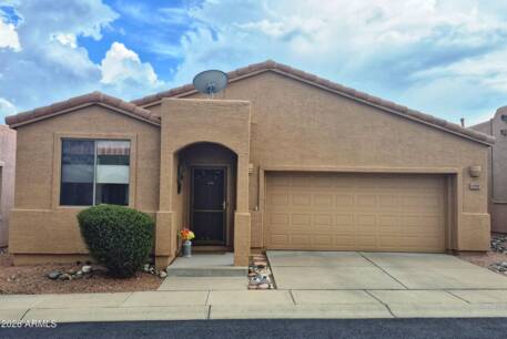 1727 E Arroyo Seco --