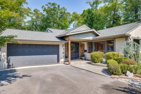 25 Woodside Ln