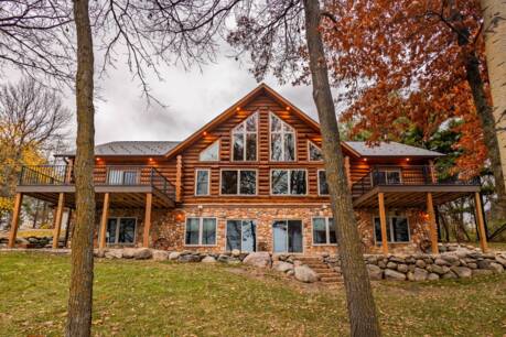 3005 W Lake Jessie Dr SE