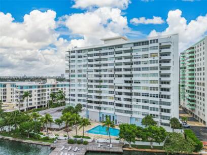 3 Island Ave 14A