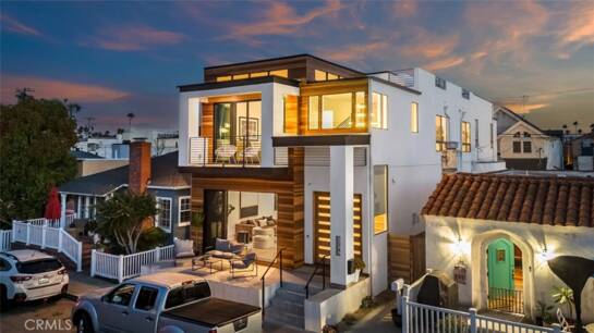 5776 Campo Walk