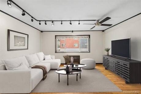 1101 Bellaire St 202