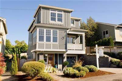 216 4th St S