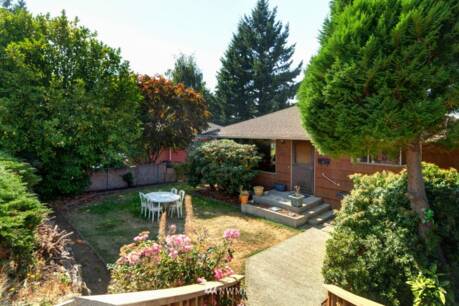 8425 20th Ave SW