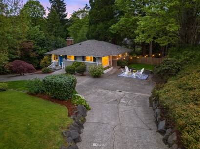 1104 SW Shorebrook Dr