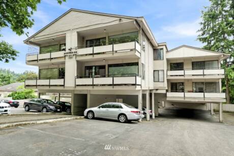 321 Bellevue Way SE 104