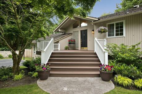 7305 216th Ave NE