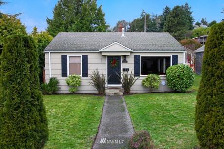4517 49th Ave SW