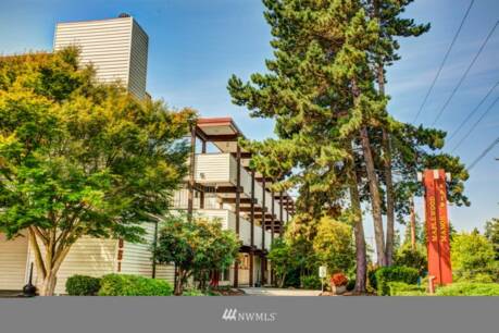 8516 196th St SW 103