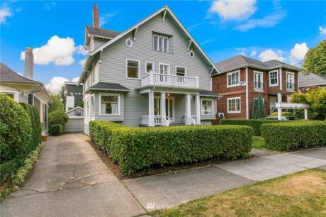 1143 Federal Ave E