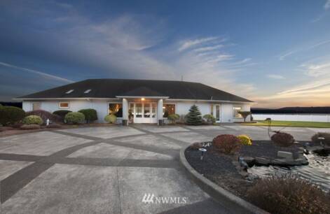 215 Columbia Pointe Rd