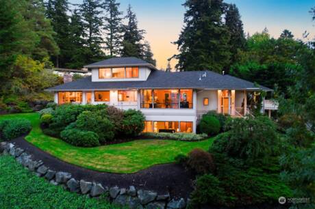 1102 12th Ave N
