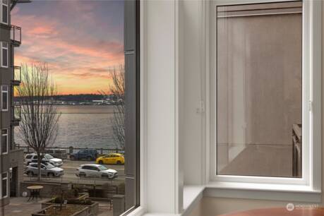 2000 Alaskan Way 345