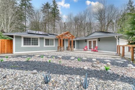 2208 Camas Cir SE