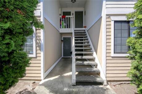 10010 Golden Given Rd E 8
