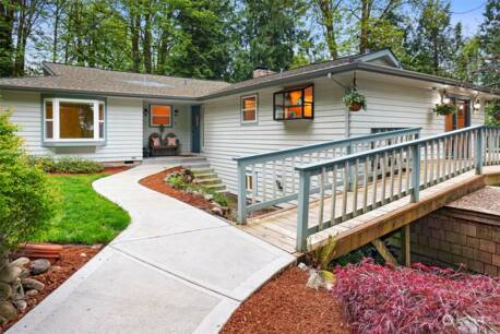 17436 E Lake Desire Dr SE