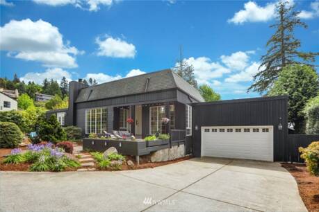 13411 Holmes Point Dr NE
