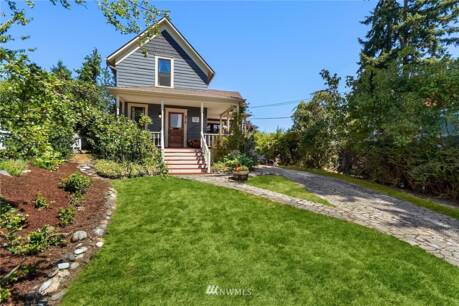 215 Avenue I